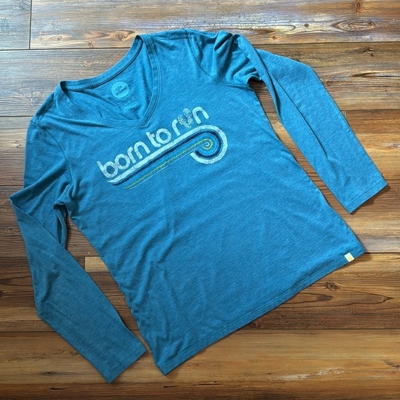 Life is good born to run long sleeve v-neck medium - Picture 3 of 3